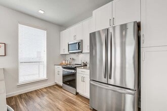 Building Photo - Mezzo Apartments