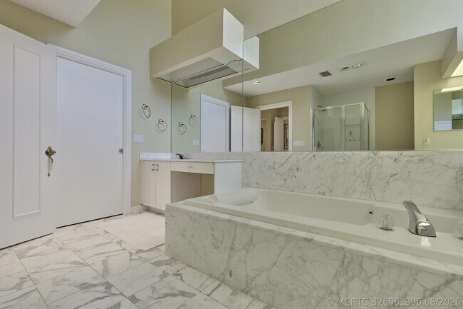 Foto del edificio - 392 Spyglass Way