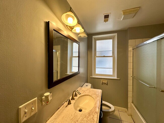 Foto del edificio - 4627 N Monticello Ave