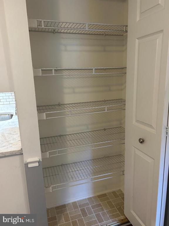 Foto del edificio - 5497 Endicott Ln