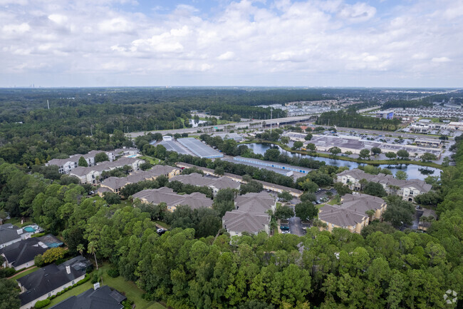 Foto aérea - Avanti Condominiums