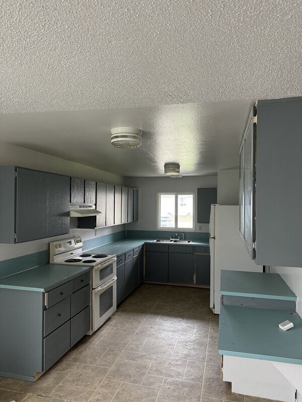 Foto del edificio - HOUSE FOR RENT