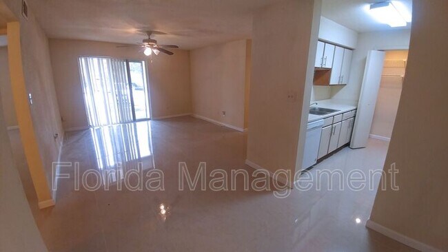 Foto del edificio - 733 Riverside Dr