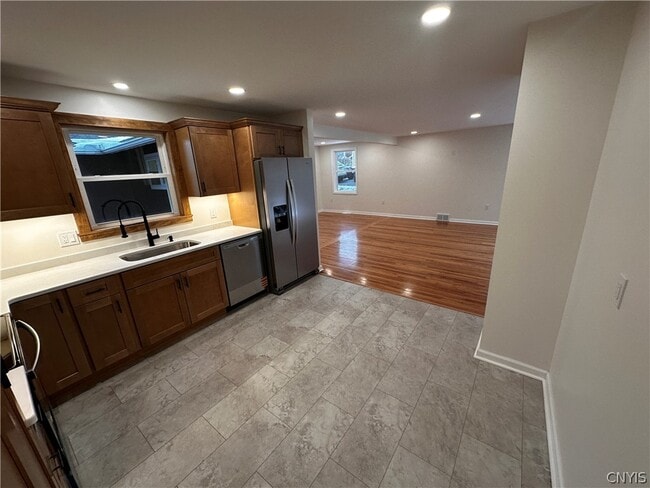 Building Photo - 14 Forest Rd