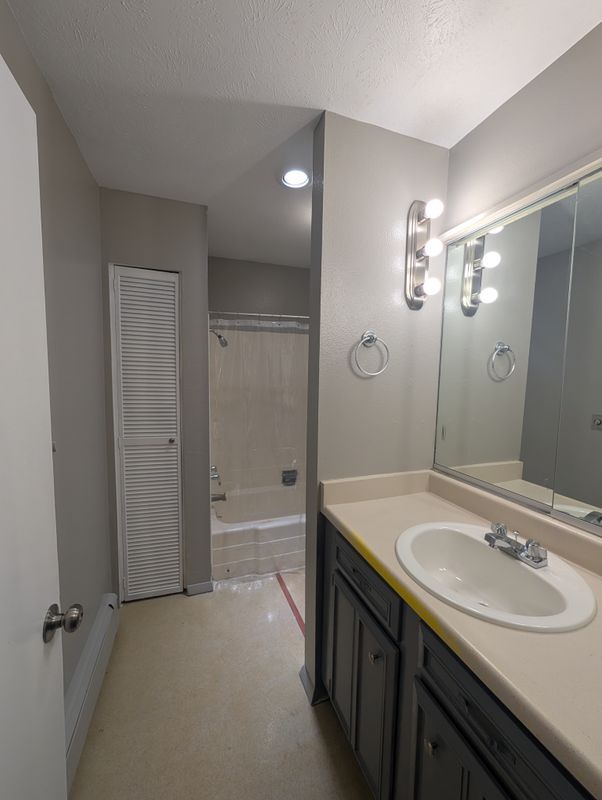 Building Photo - 9533 W Alameda Ave