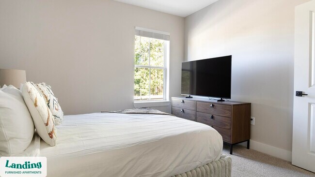 Building Photo - 1000 Forestview Dr