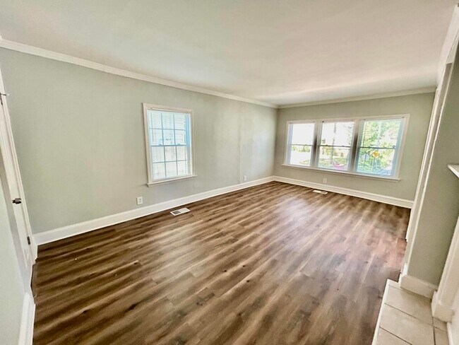 Foto del edificio - 29 Chappell Rd NW