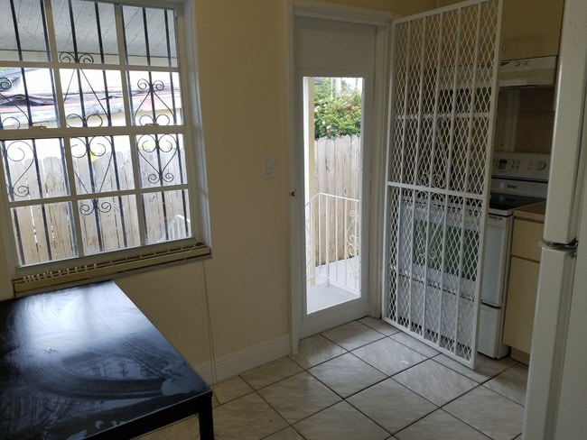 Foto del edificio - 1380 NW 25th St