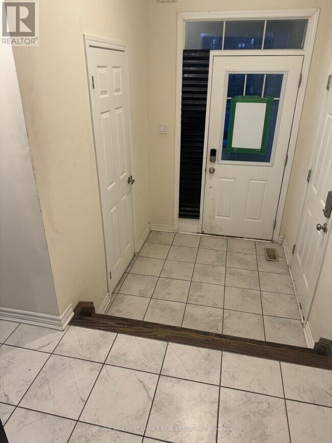 Building Photo - 138 Watermill St