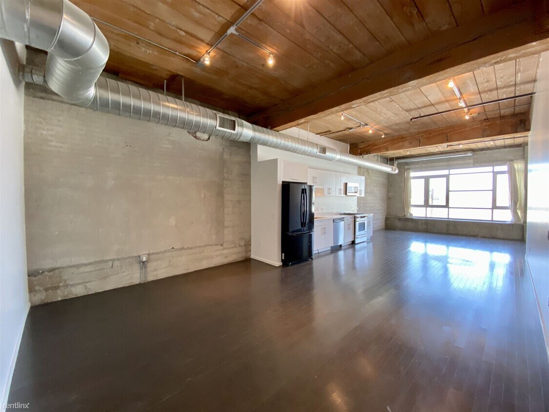 Foto principal - Studio, 1 bath Condo - Barker Block