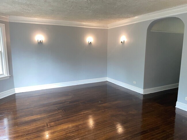 Foto del edificio - 1349 W Garfield Blvd