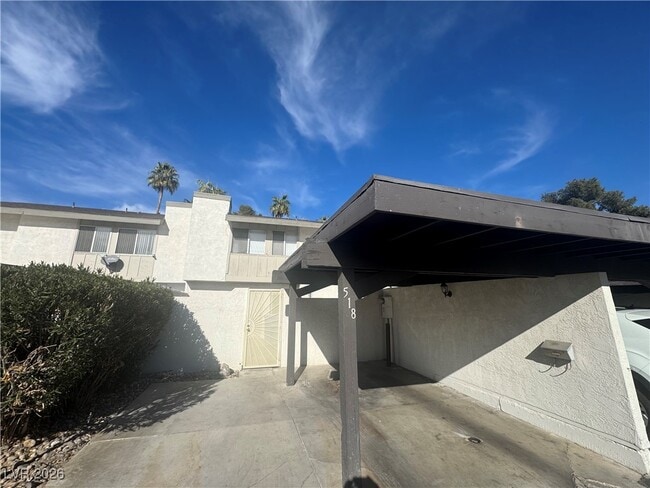 Building Photo - 518 Delfern Ln