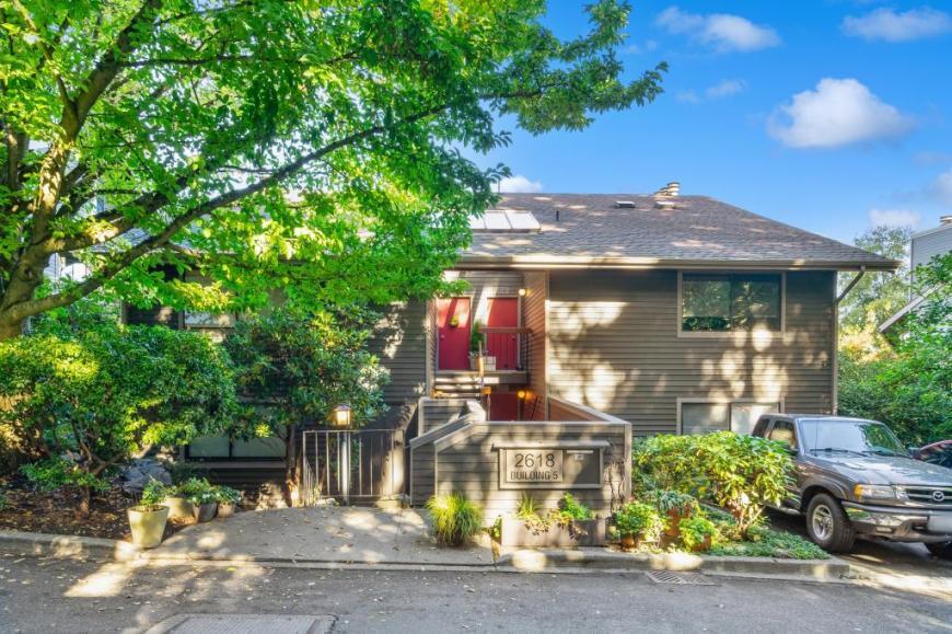 Foto principal - 2 bedroom in Seattle WA 98109