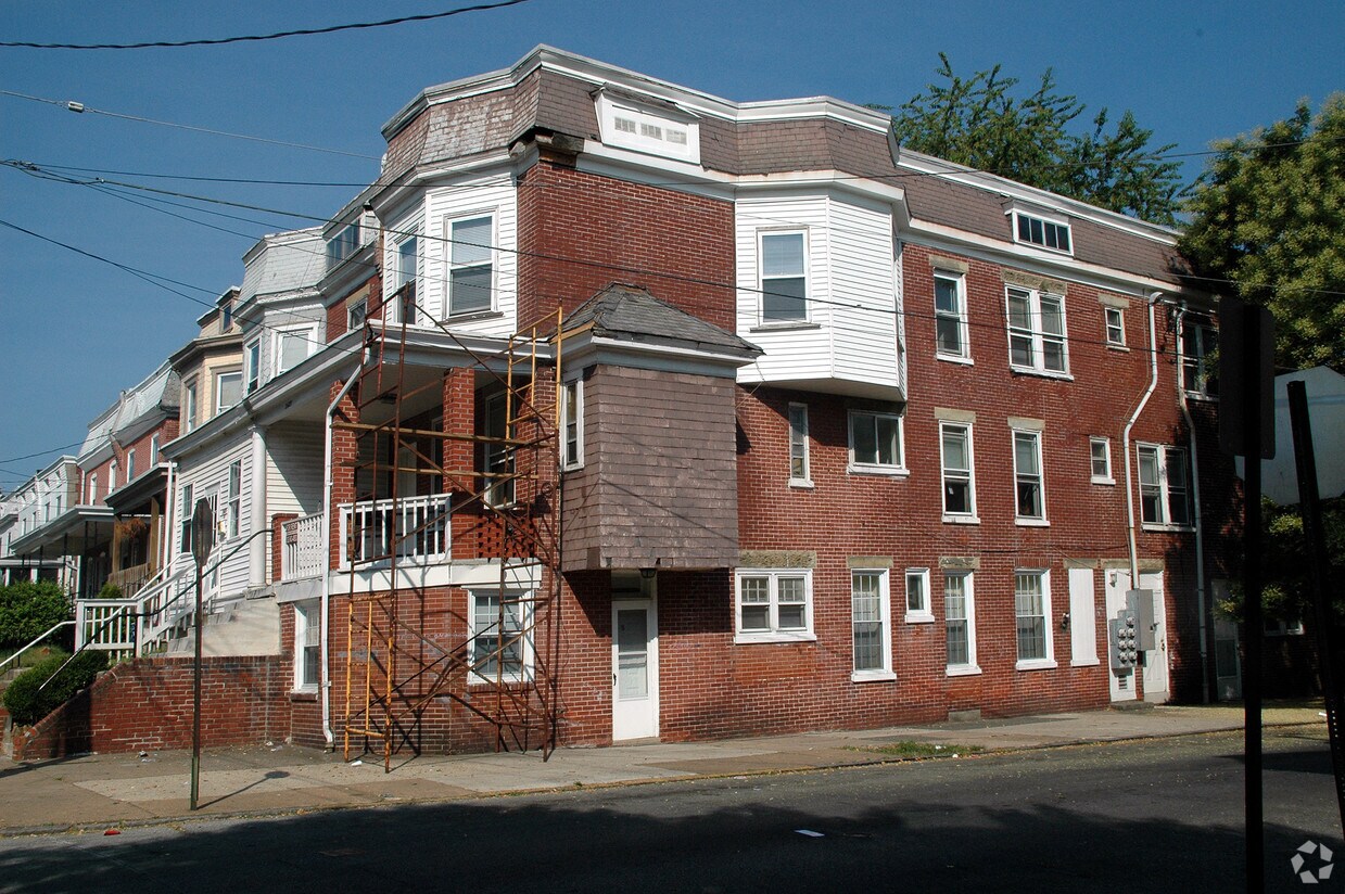 Building Photo - 2423 N Tatnall St