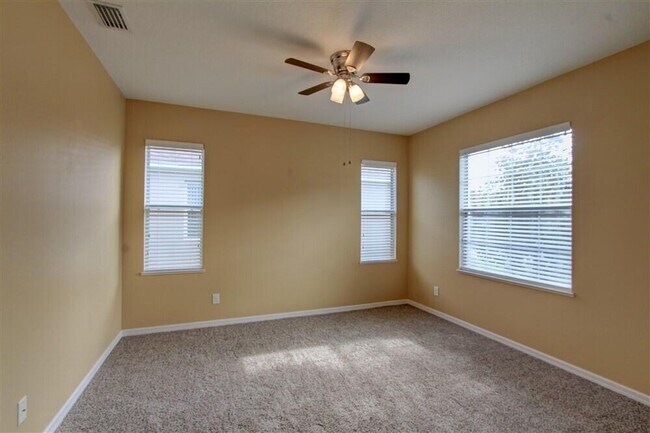 Building Photo - 2101 Bridgeport Cir