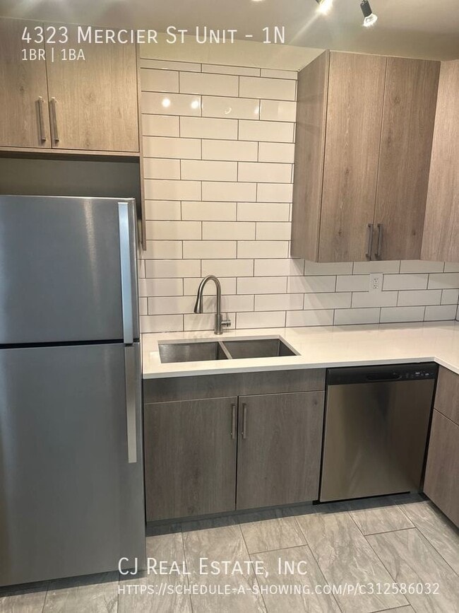 Building Photo - 4323 Mercier St