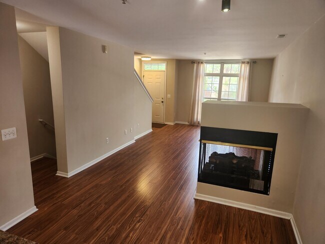 Building Photo - 39475 Springwater Dr