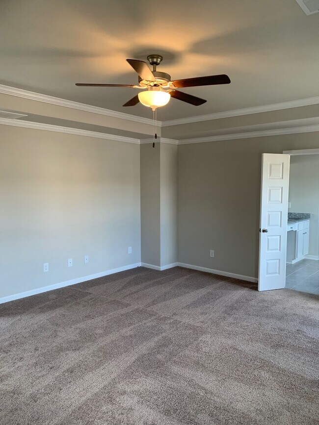 Building Photo - 4 Bedroom Home in Lithonia!