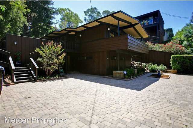 Building Photo - 2851 N Arroyo Dr