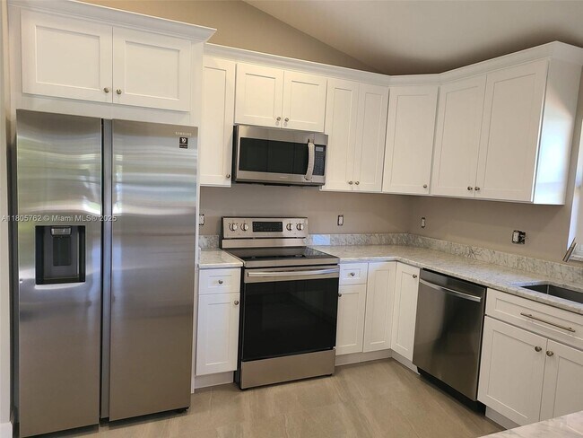 Foto del edificio - 5235 Madison Rd