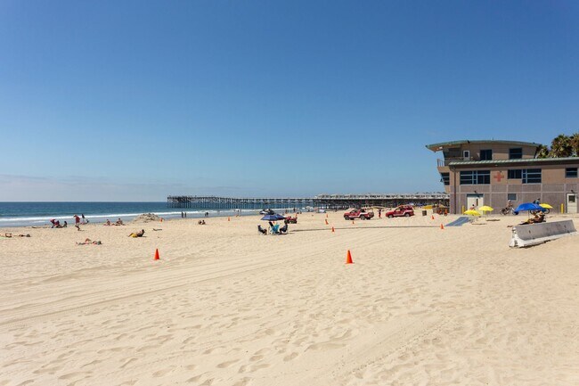 Foto del edificio - Huge 2 BR Condo with 4 Parking Spaces, Was...