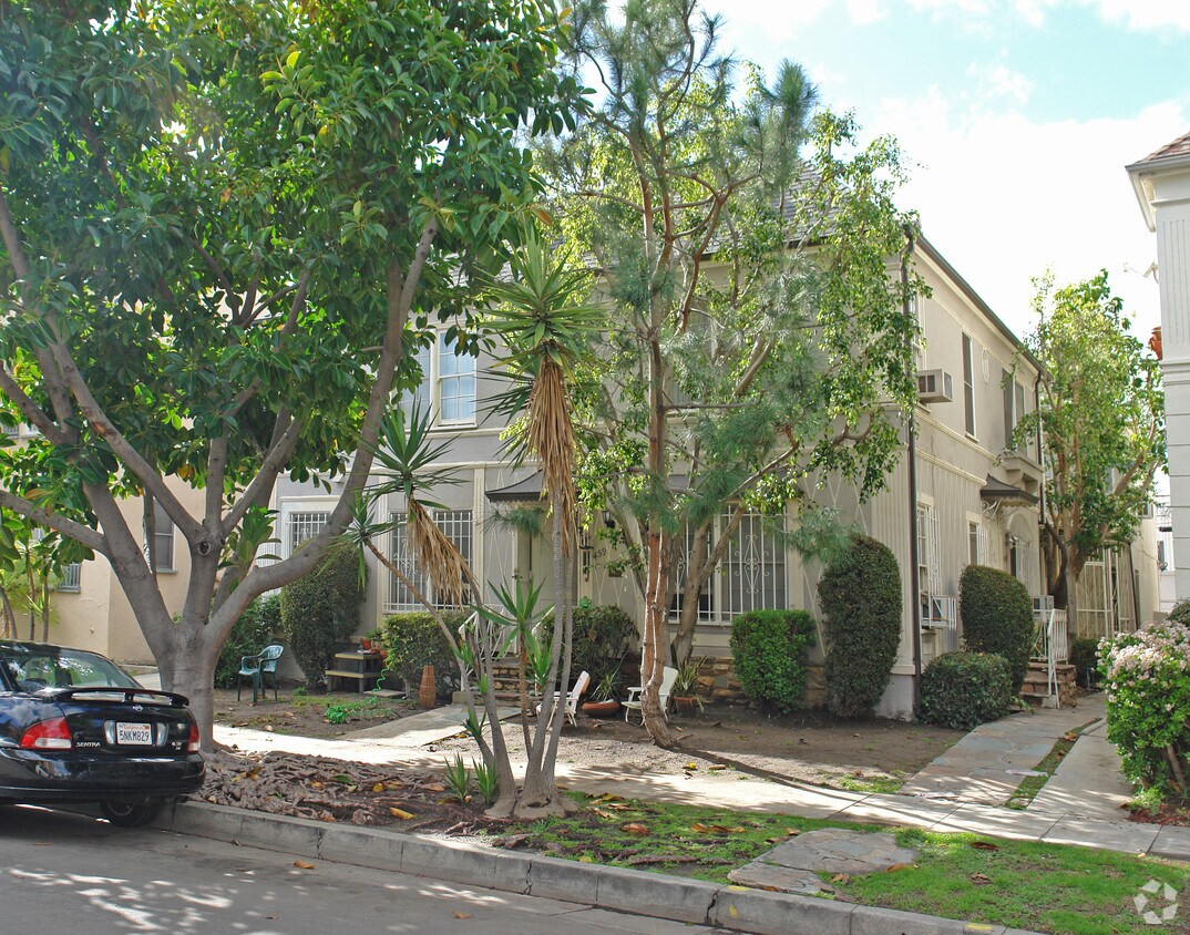 Foto del edificio - 459 N Genesee Ave