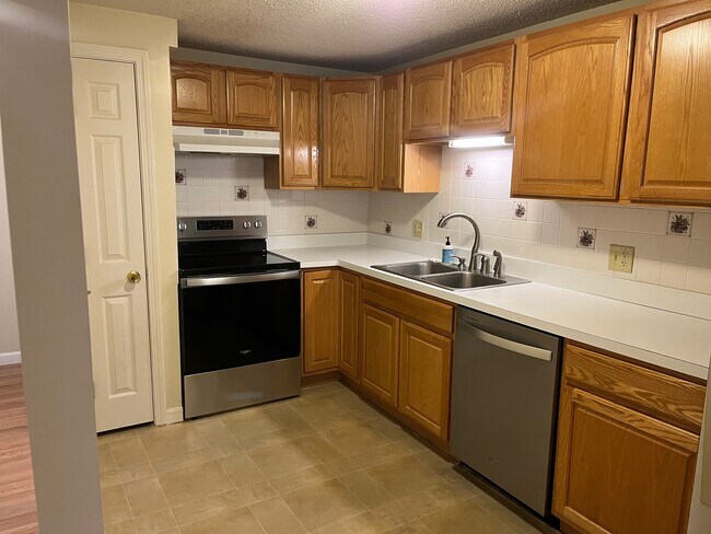 Foto del edificio - 688 Boston Post Rd E