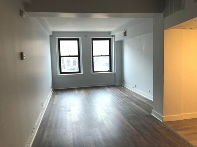 Building Photo - 487 Commonwealth Ave