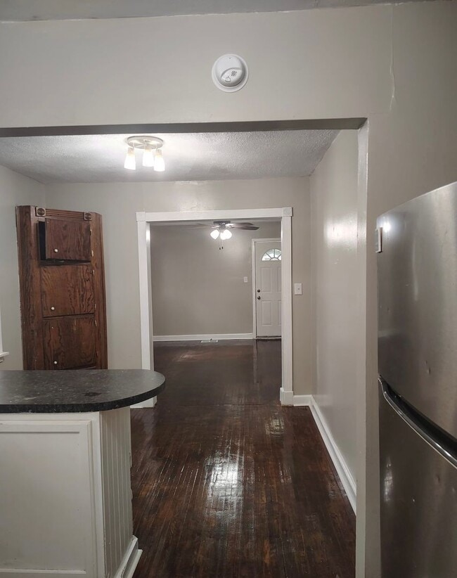 Building Photo - 4638 S McRaven Rd