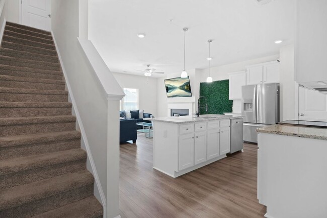 Building Photo - 2158 Dougherty Pl