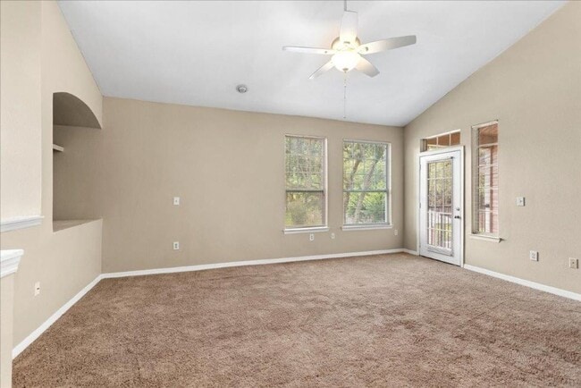 Building Photo - Charming End-Unit Condo in Gated Bordeaux Community!