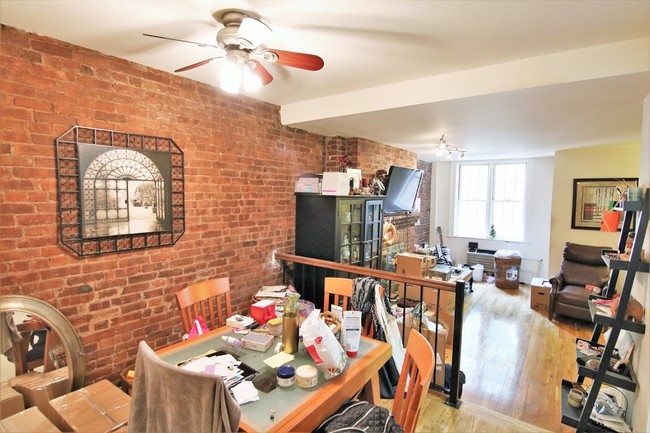 Building Photo - 53 W 84th St