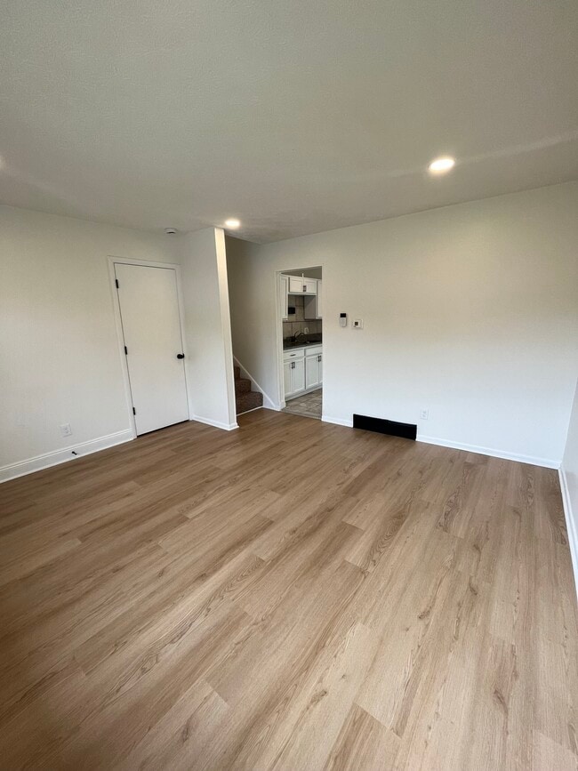 Building Photo - 1921 Dunning Rd