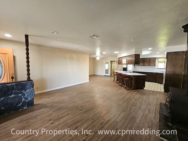 Foto del edificio - Price Reduced! Spacious House with Landsca...