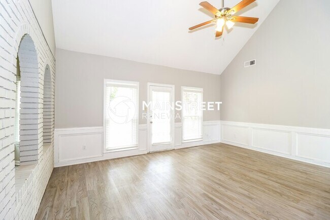 Building Photo - 3 Bedroom Pet-Friendly Home in Memphis, TN...
