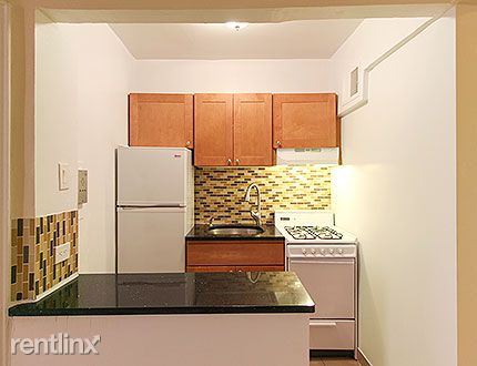 Foto principal - 3625 Parsons Blvd