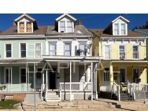 Building Photo - 573 W Princess St