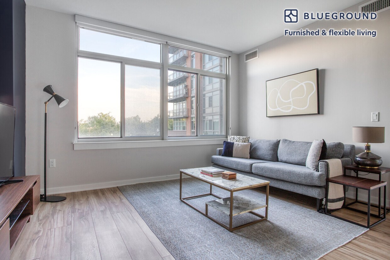Foto principal - 3400 Potomac Ave
