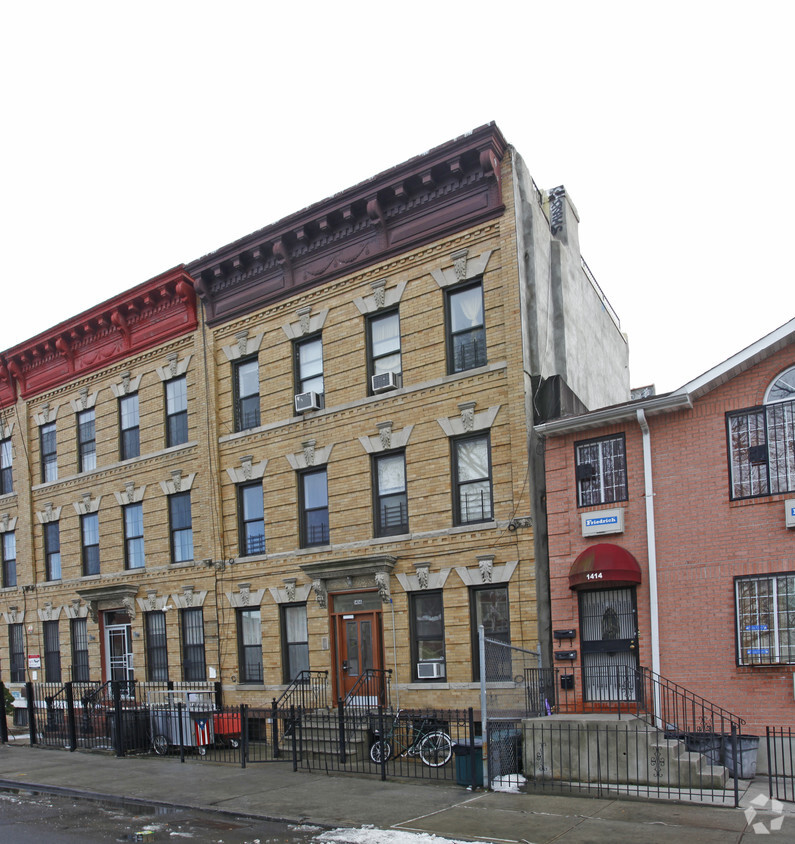 Primary Photo - 1416 Putnam Ave