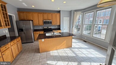 Building Photo - 11904 Castlegate Ct