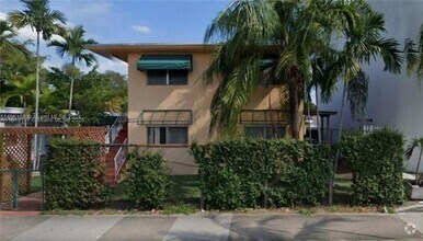 Building Photo - 2441 SW 27th Ave
