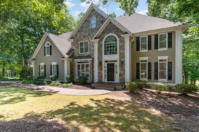 Building Photo - Unbelievably Gorgeous 4 Bedroom 4 Bath Lux...
