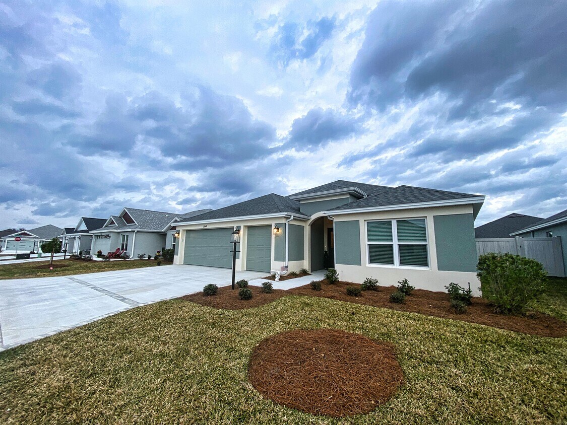 Foto principal - 5849 Seymour Ave