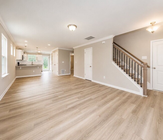 Foto del edificio - 3-Bedroom Townhome with Patio in Greensboro