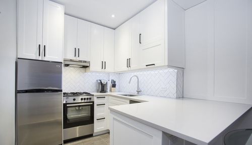 Building Photo - 152 E 72nd St
