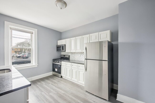 Building Photo - 6700 Park Ave