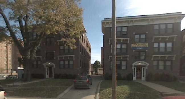 Foto del edificio - Brown