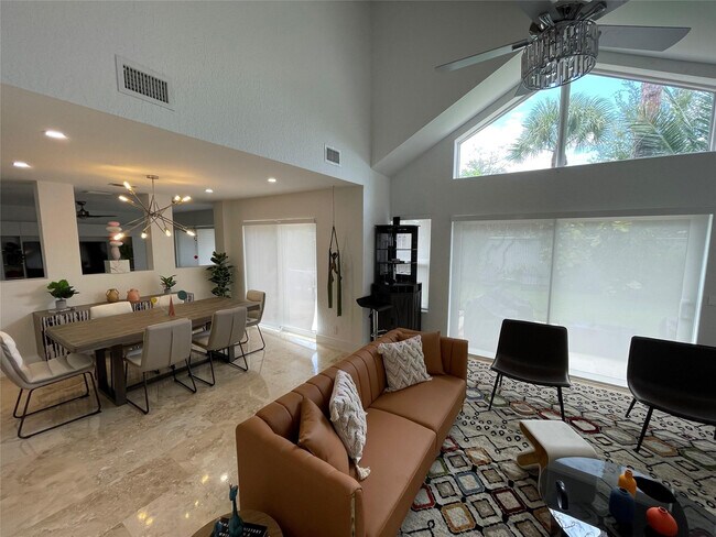 Foto del edificio - 2044 NW 52nd St