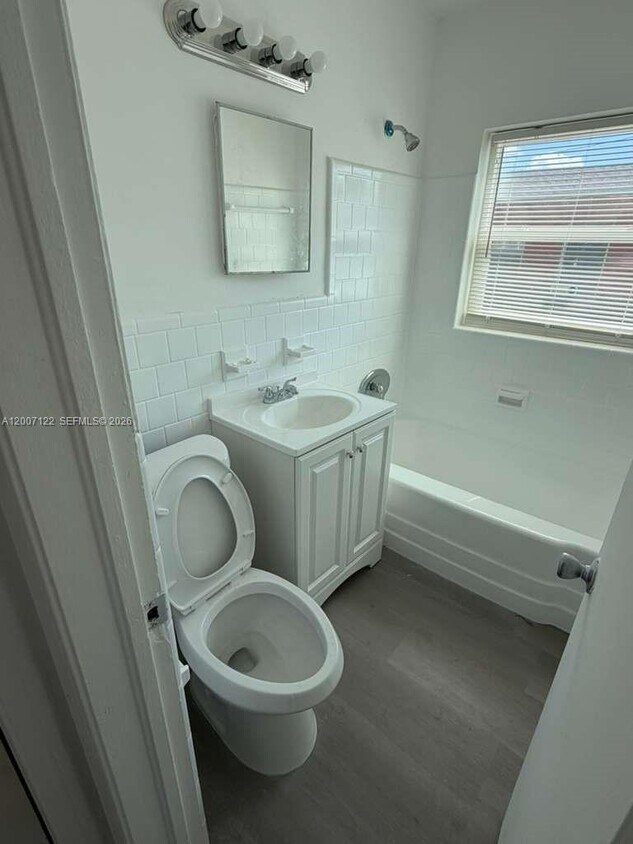 Foto del edificio - 2316 Madison St