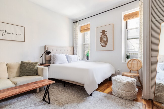 Building Photo - 765 Washington St